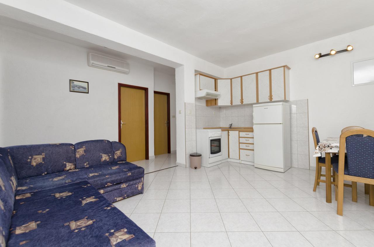 Apartments Mime Pirovac Exterior photo