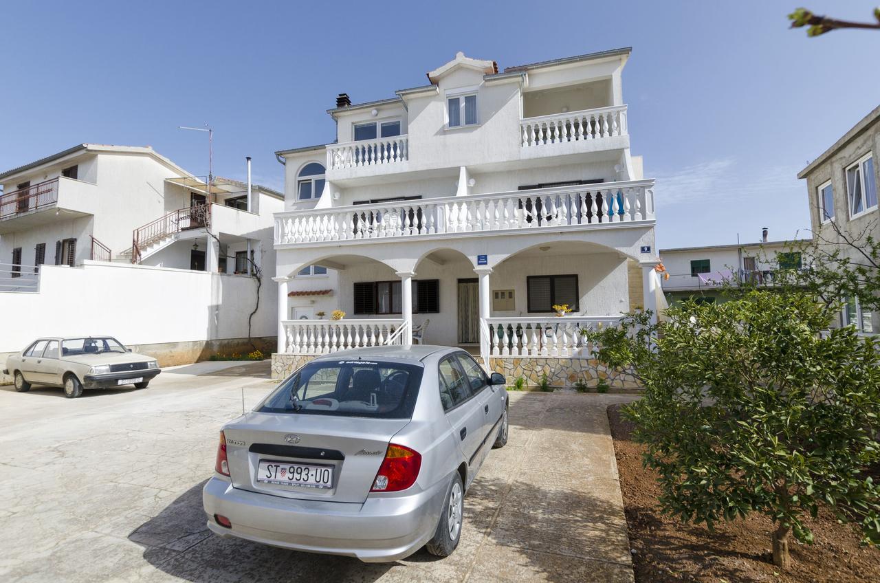Apartments Mime Pirovac Exterior photo