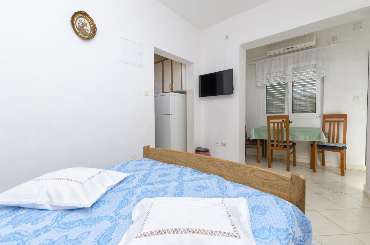 Apartments Mime Pirovac Exterior photo